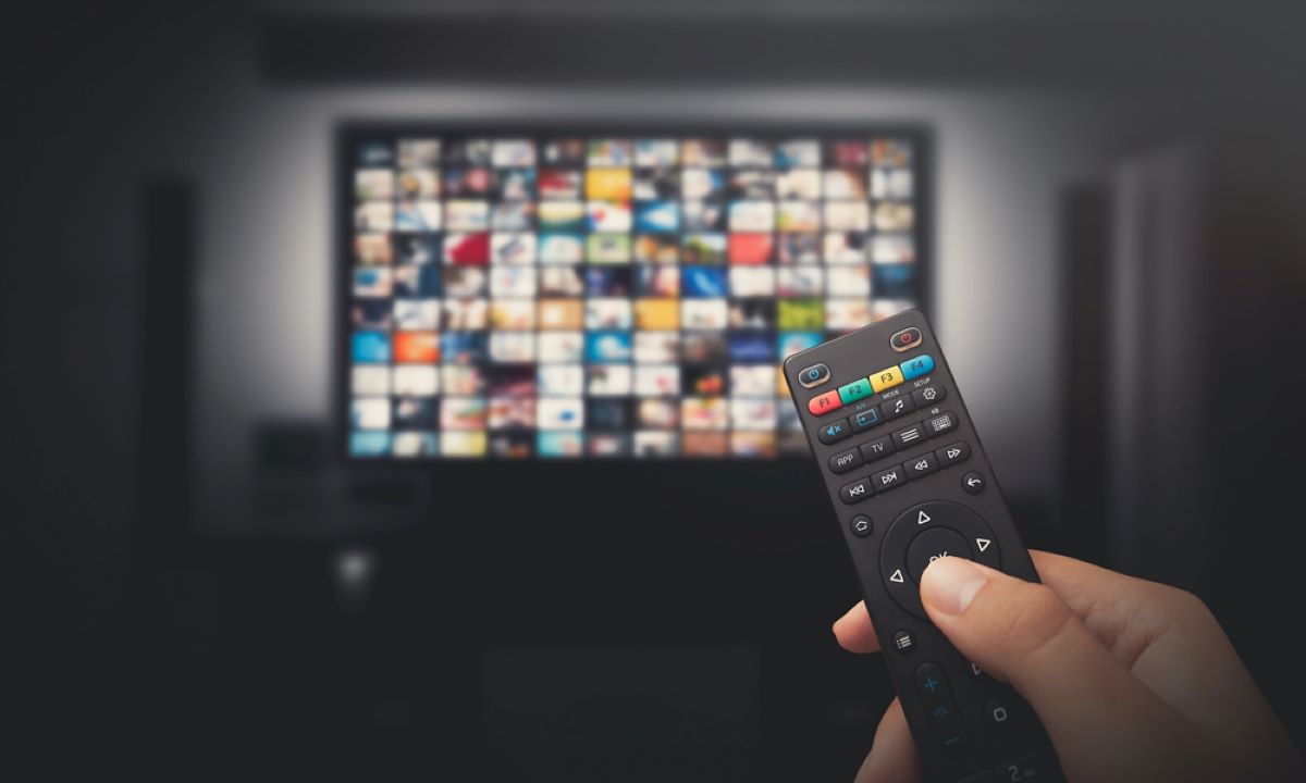 Top 7 Cheap Cable TV for Low Income Seniors 2021