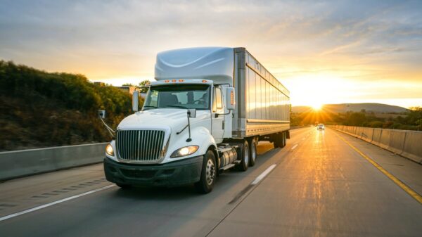 The Benefits of Working in the Trucking Industry